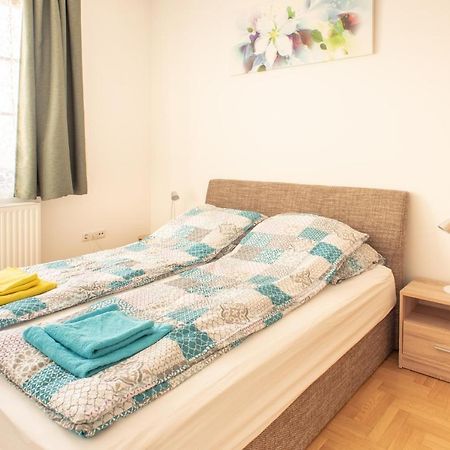 Modor Apartman Alsópáhok Esterno foto