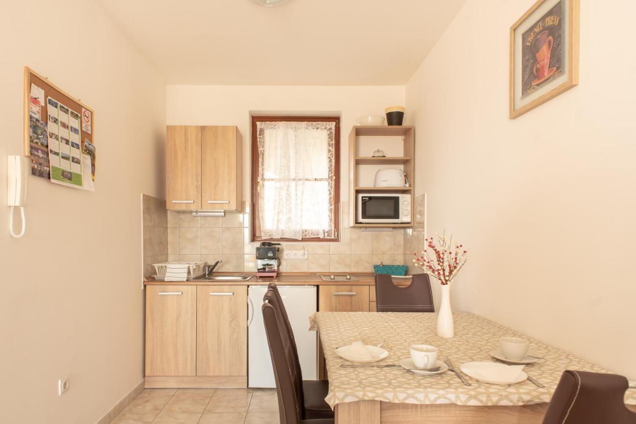Modor Apartman Alsópáhok Esterno foto