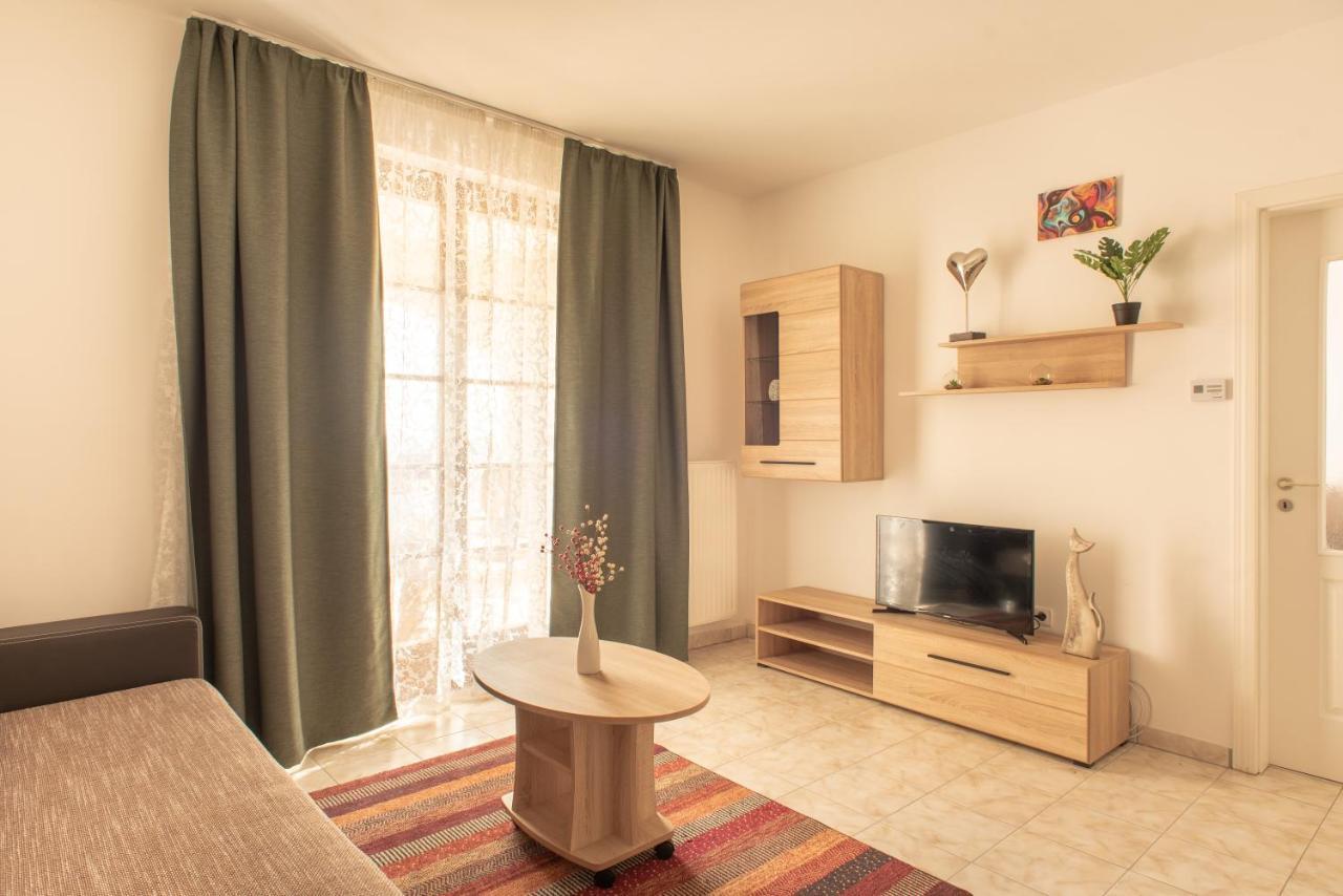 Modor Apartman Alsópáhok Esterno foto
