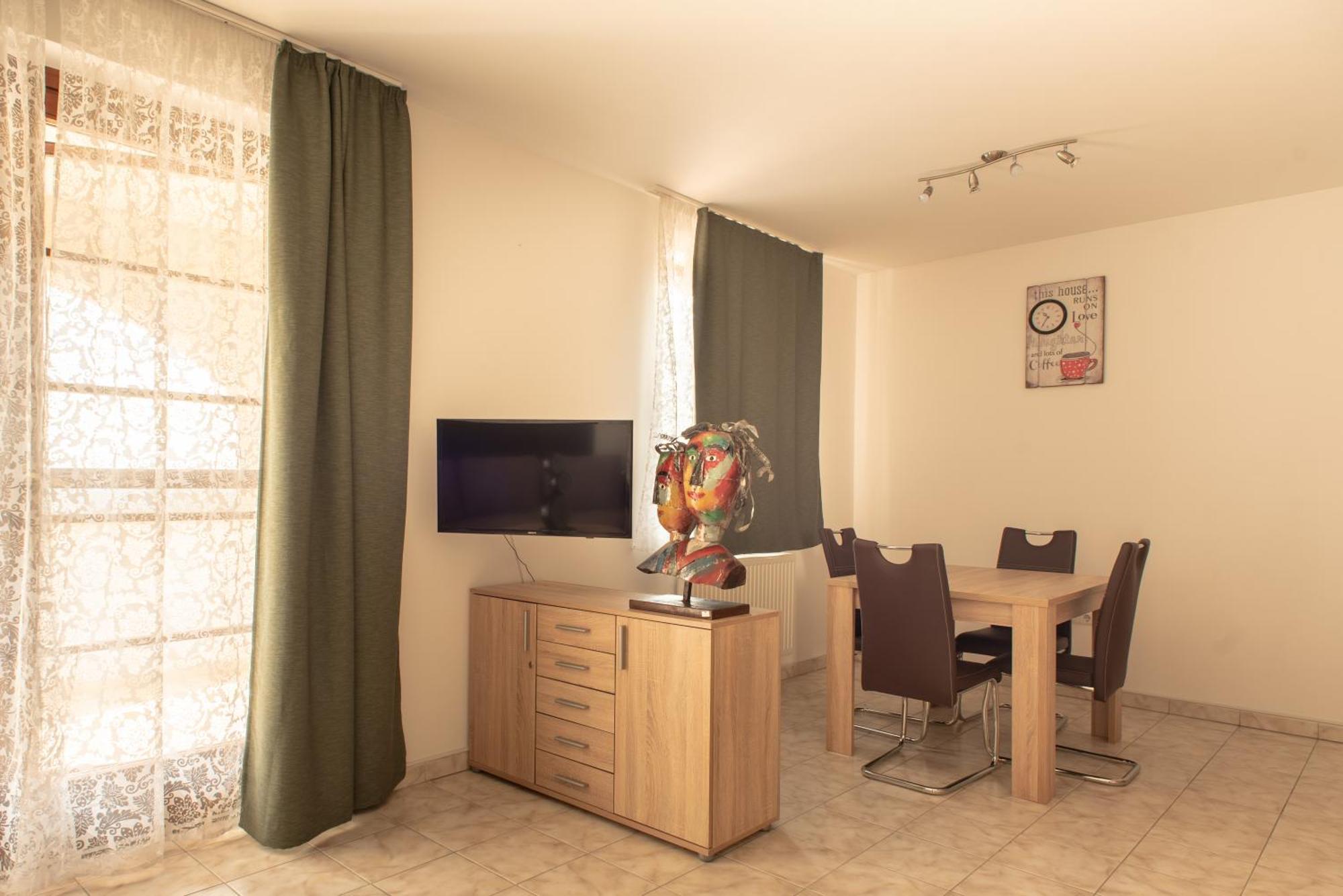 Modor Apartman Alsópáhok Esterno foto