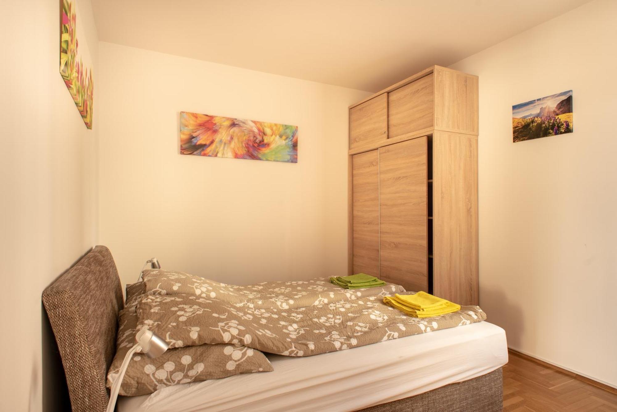 Modor Apartman Alsópáhok Esterno foto