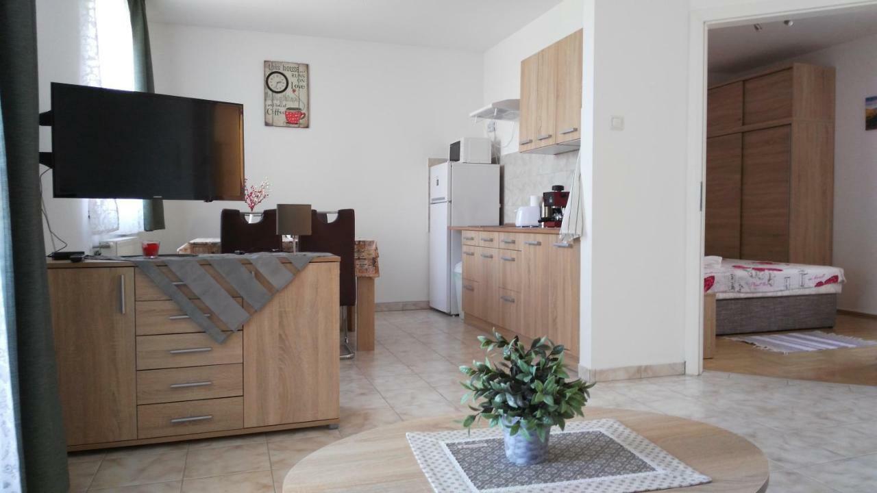Modor Apartman Alsópáhok Esterno foto