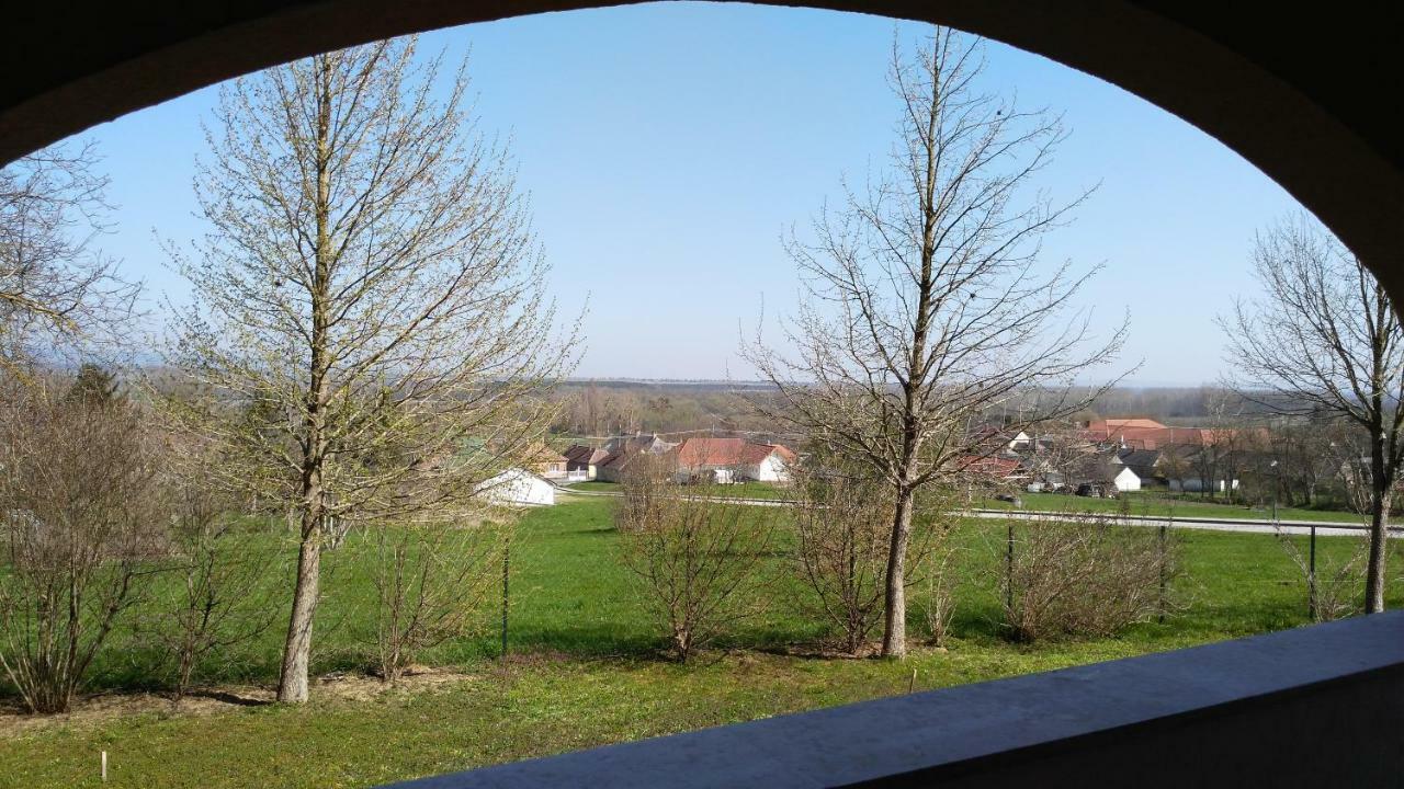 Modor Apartman Alsópáhok Esterno foto