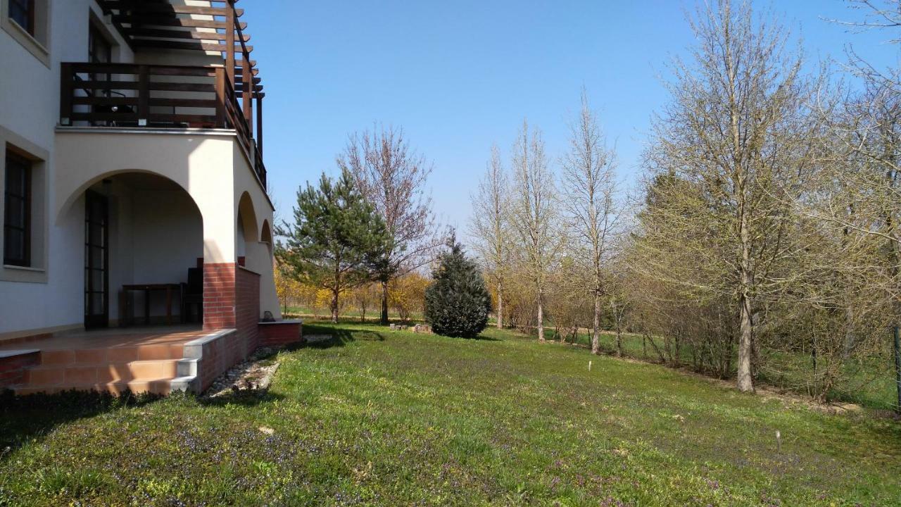 Modor Apartman Alsópáhok Esterno foto