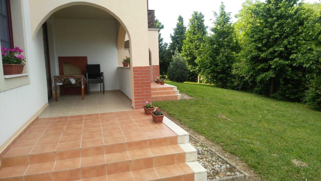 Modor Apartman Alsópáhok Esterno foto
