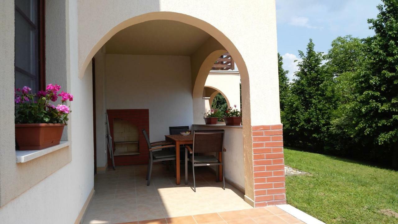Modor Apartman Alsópáhok Esterno foto