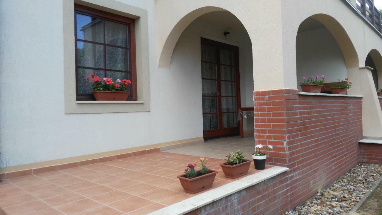 Modor Apartman Alsópáhok Esterno foto